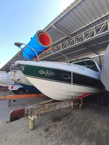 Lancha Arthmarine 295 2012 com Mercruiser 6.2 300hp 2025.
