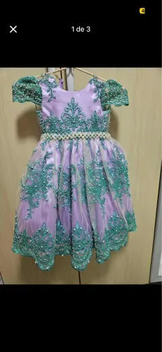 Vestido infantil de luxo