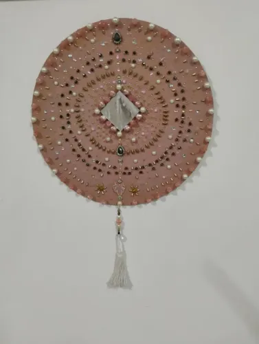 Mandala de princesa rosa com pérolas com espelho no centro