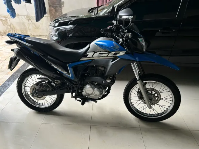 Bros 2021 com apenas 8.100km rodados