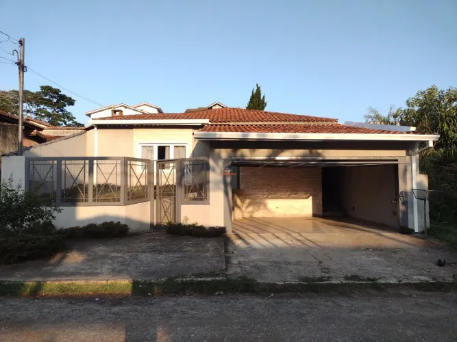 Casa em Condomínio à Venda em Vargem Grande Paulista: 3 quartos, 1 suíte, 3 salas, 2 banhe