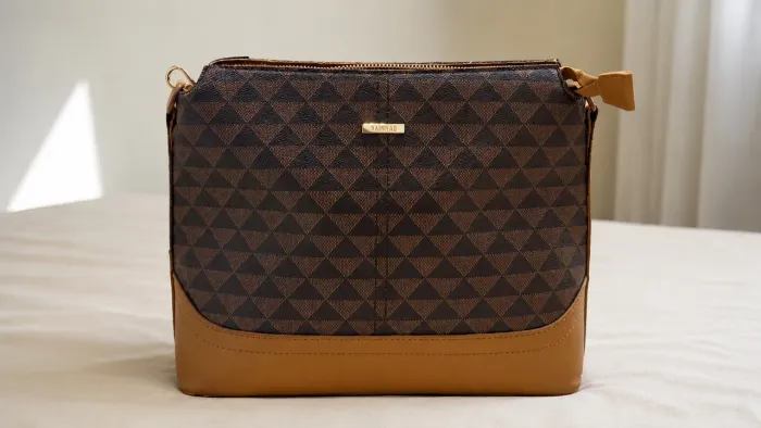 Bolsa Satinato seminova
