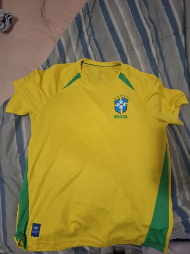 CAMISA DO BRASIL ORIGINAL E EM ESTADO PERFEITO