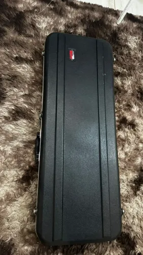 Hard Case Gator Original para Guitarra Elétrica - Acompanha chave para Segurança Total