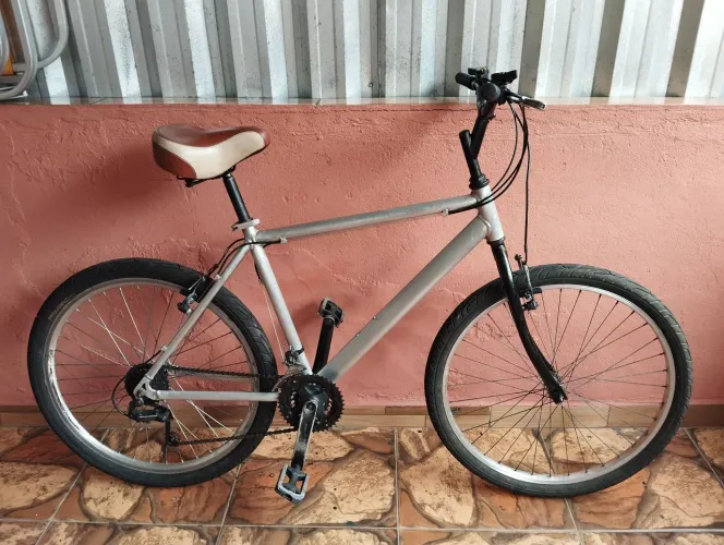 Bicicleta aro 26 em alumínio 