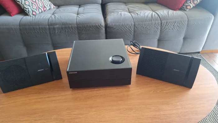 Mini System Samsung G85TD, com par de caixas Bose.