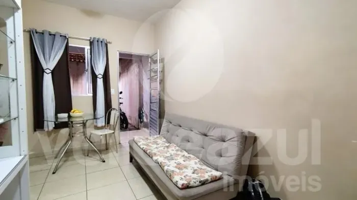 Casa com 3 quartos, suíte e duas vagas no Jardim San Diego em Campinas-SP.