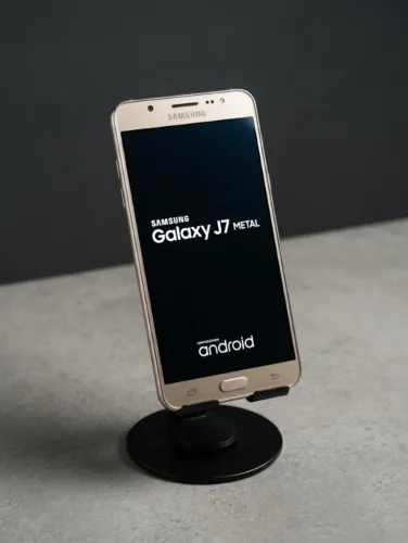 Samsung Galaxy J7 Metal Dourado em Ótimo Estado, Funcionando Perfeitamente