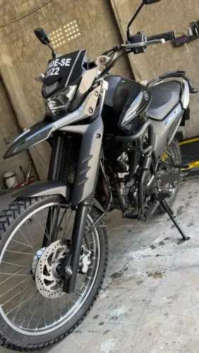 Moto sem detalhes.
