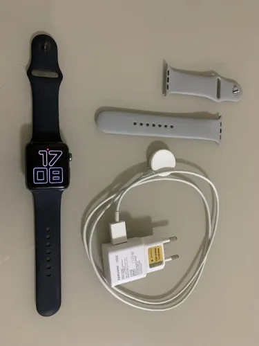 Apple Watch Series 3 GPS 42 mm com carregador