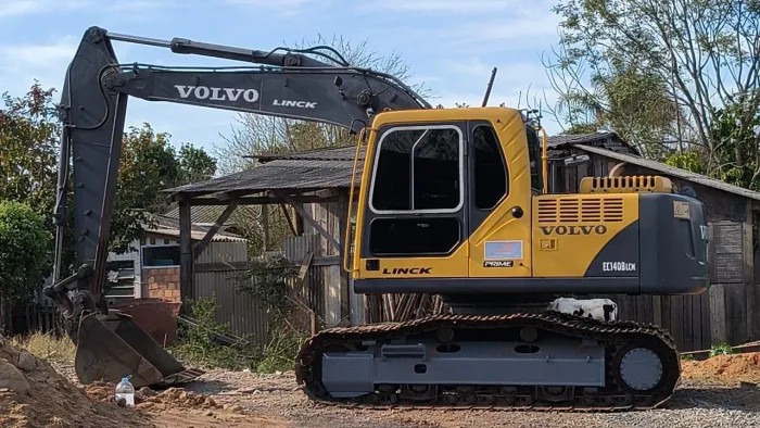 BARBADA - Escavadeira Volvo PC 140 E 2012