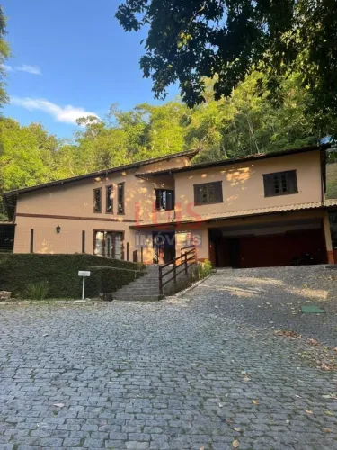 Casa com 5 dormitórios para alugar, 301 m² por R$ 10.244,14/mês - Piratininga - Niterói/RJ