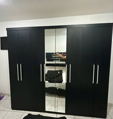 Guarda roupa grande