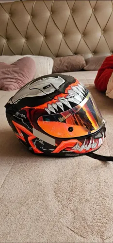 Capacete hjc marvel venon 