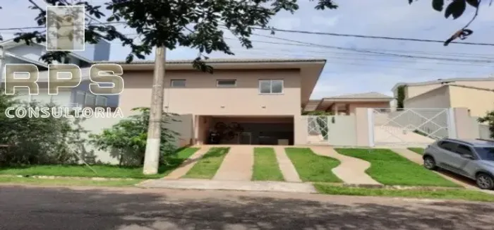 Casa à venda com 4 quartos sendo 2 suítes e 2 vagas no Parque das Garças II