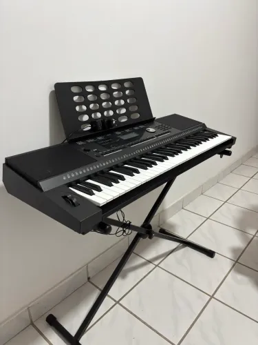 ? Teclado Roland E-X20A à venda