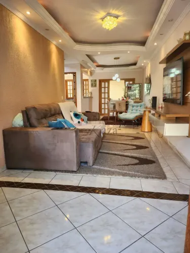 Oportunidade - Casa em Condomínio - Vila Industrial - Residencial Planalto - 4 Dormitórios