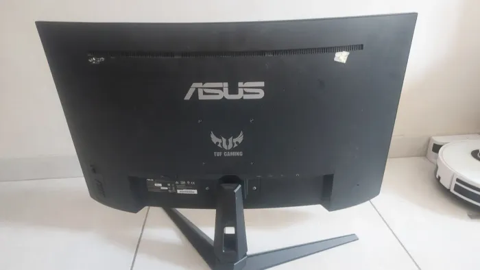 Monitor Gamer ASUS TUF 32" 165Hz (Tela Quebrada) - Para Retirada de Peças / Técnicos