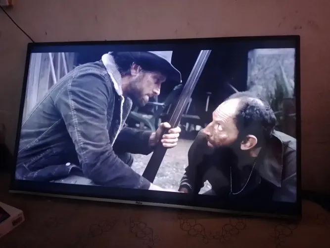 Vendeno um tv 50 polegada 4k smart