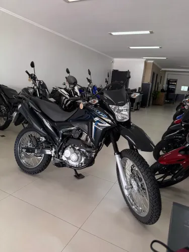 Bros 160 2024 semi nova apenas 4317 km