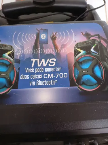Caixa de som MONDIAL bluetooth , pendrive entrada para microfone , guitarra e rádio FM .