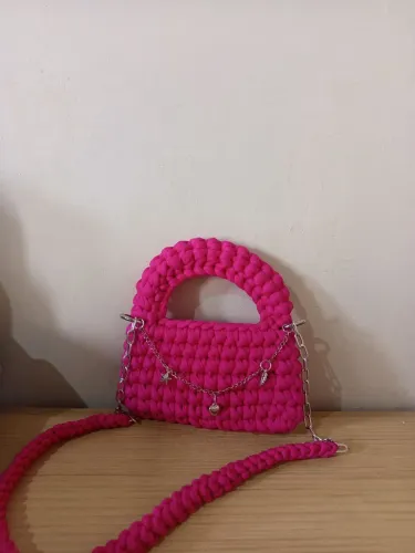 Bolsa de crochê fio de malha