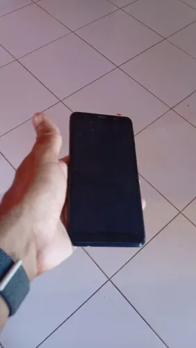 Celular Galaxy A7 em bom estado para vender