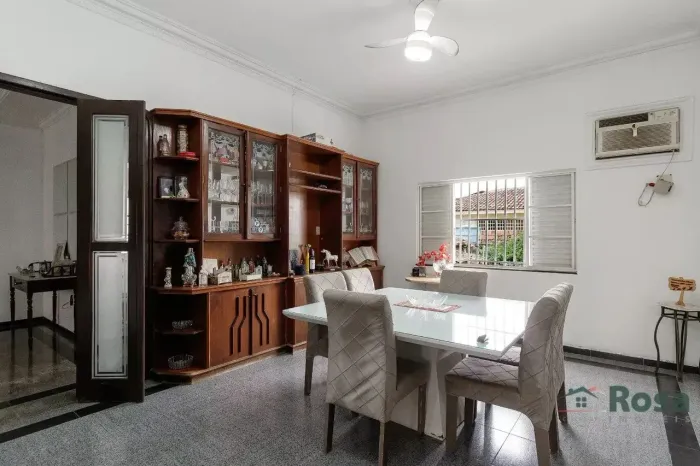 Imóvel Amplo à Venda para Fins Residencial e Comercial, com 4 Quarto(s), sendo 1 Suíte, pi