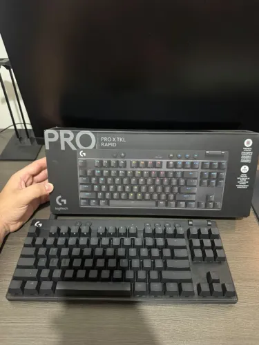 Teclado gamer Logitech G PRO X TKL RAPID