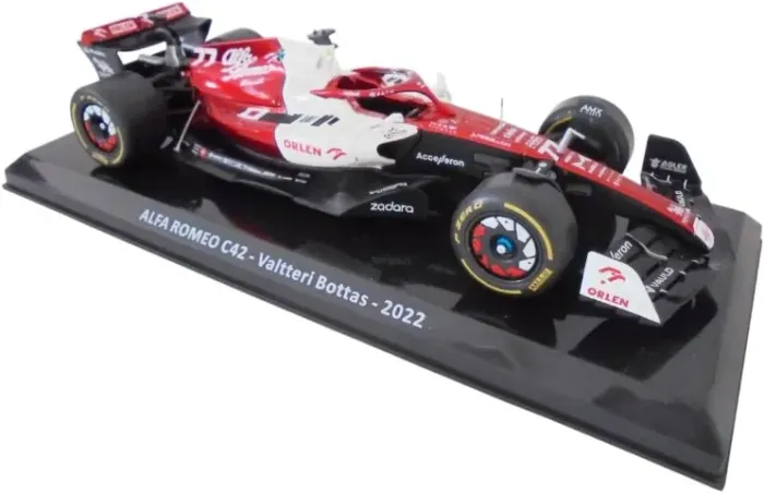 Miniatura F1 1/24 Alfa Romeo C42 2022 - Valtteri Bottas - com detalhe