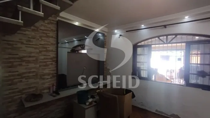 Sobrado para venda com 250m² de terreno, 10 metros de frente.