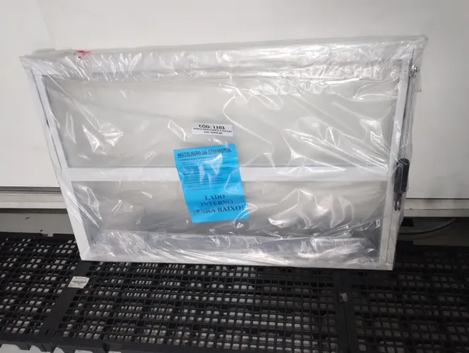 Janela esquadria alumínio basculante