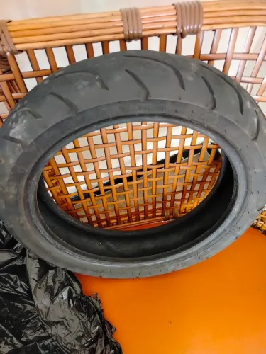 Pneu dianteiro scooter 