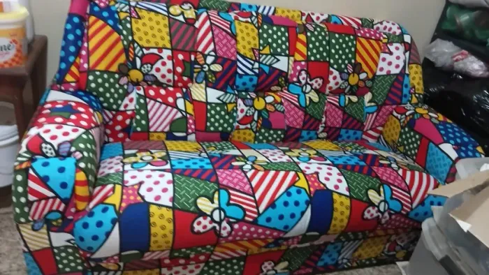 SOFÁ 3 LUGARES PEÇA ÚNICA ROMERO BRITTO