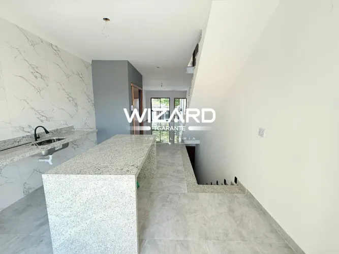 Sobrado novo à venda na Vila Santa Isabel  Zona Leste/SP 200m² e 4 vagas