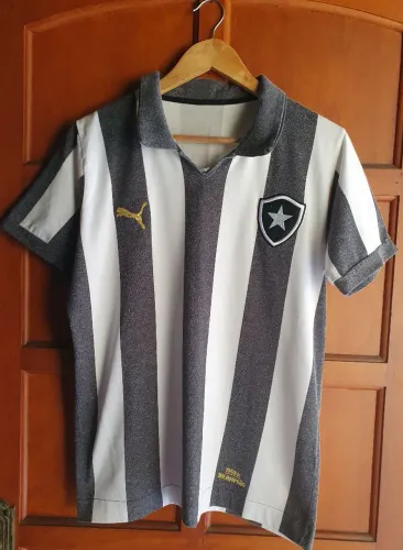 camisa retrô do botafogo de 1968, modelo puma 2012, usada somente uma vez.