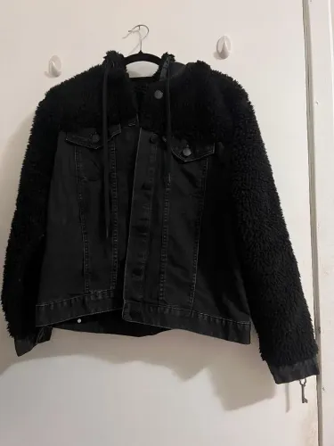 Jaqueta jeans com pelúcia bluesteel preta