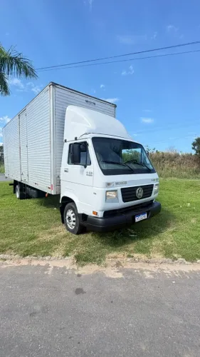 MAQUINA 3/4 VW 8.120 - BAÚ 7m