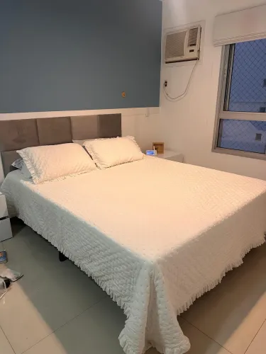 Cama Queen / Colchao Emma
