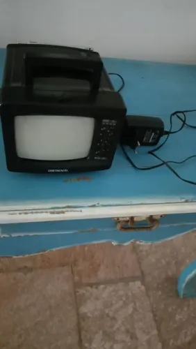 Tv mini com rádio funciona tudo, porém para a tv necessita o conversor.