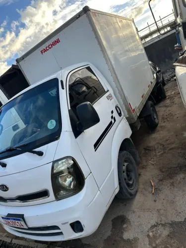 KIA BONGO 2014