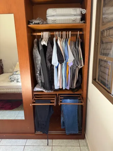 Guarda roupa madeira maciça