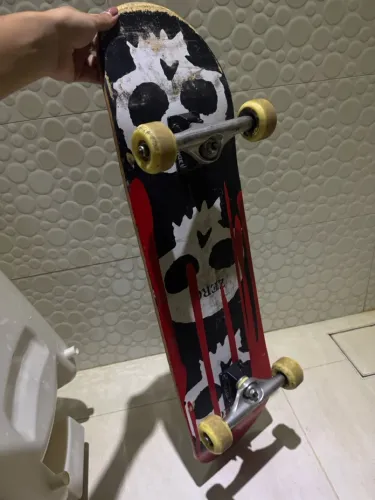 Skate Completo Zero+ Trucks Revenge Truck Co.