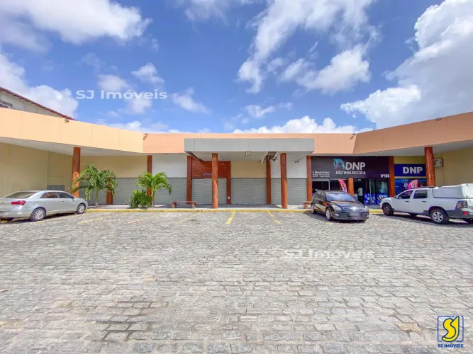 Loja para alugar com estacionamento na Av Professor Gomes de Matos