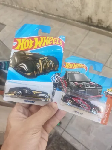 Kit com duas Miniaturas Hotwheels