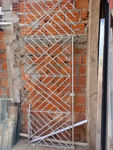 Grade de janela (74 largura por 170 cumprimento