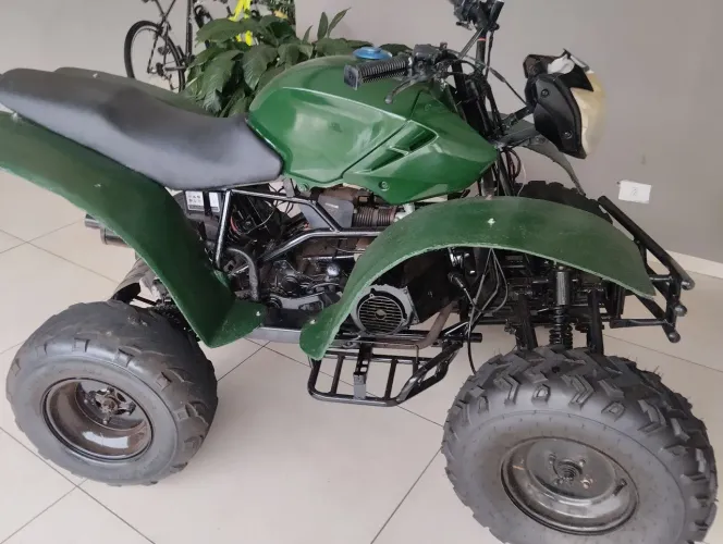 Quadriciclo adulto hisun