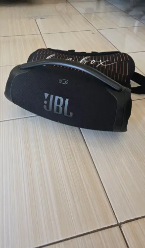 Vendo JBL boombox 3