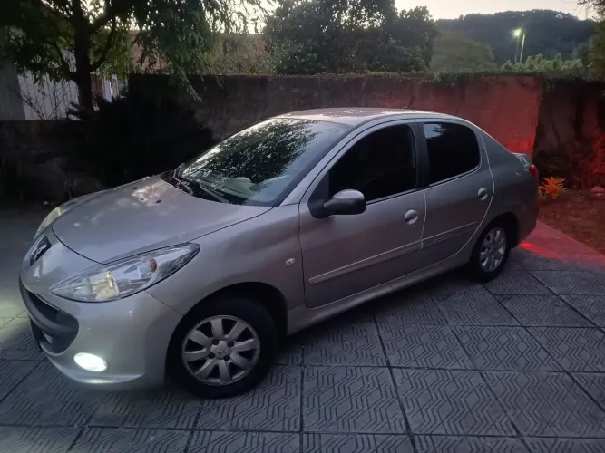 Peugeot 207 Sed. Passion XR Sport 1.4 Flex 8V 4P 2012