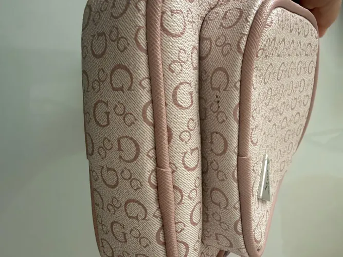 Bolsa semi nova usada uma vez da guess